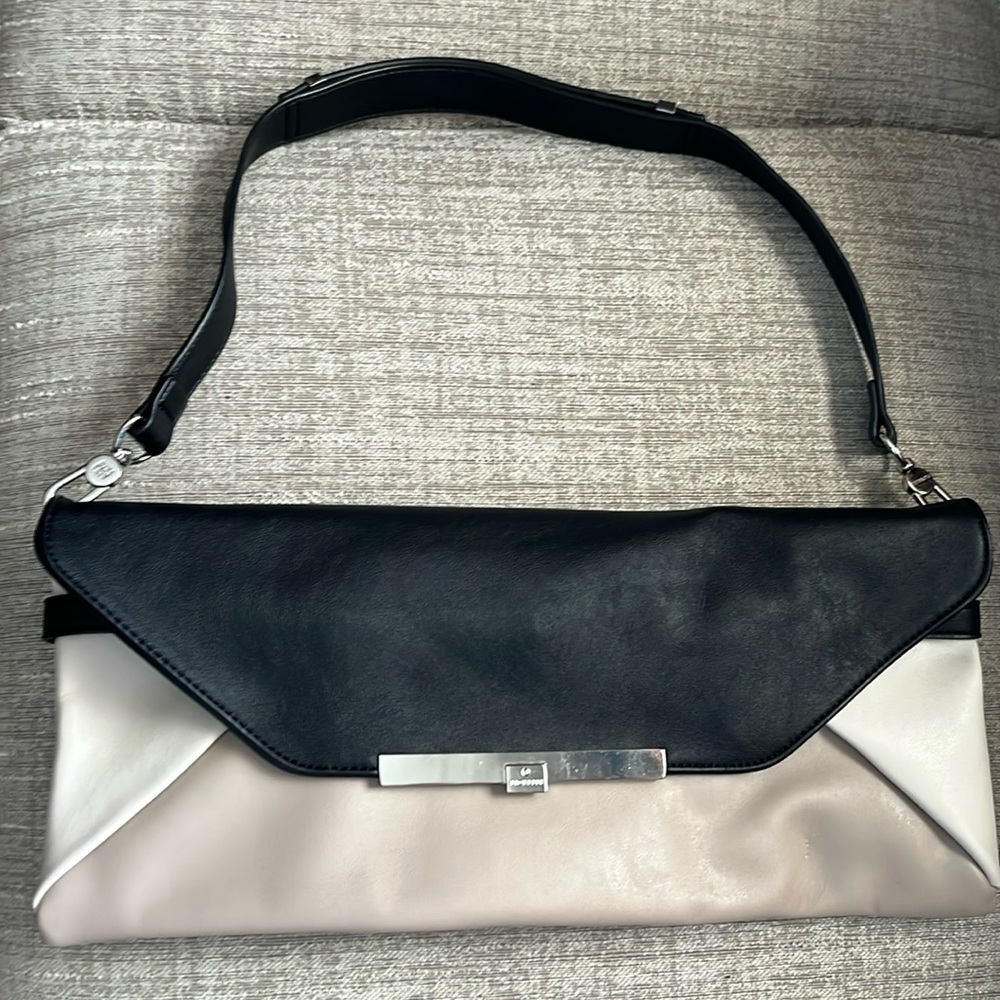 Fiorelli magnetic close purse.